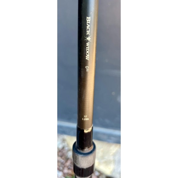 Cannes à carpe DAIWA black Windows 12 pieds 3,25lbs