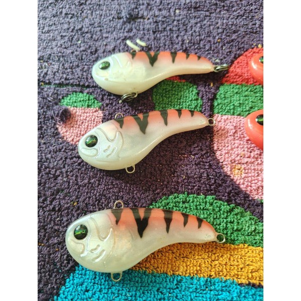 Lot lipless