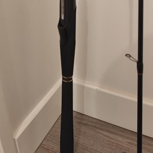 Canne neuve spinning Ghost Bassa 70M volkien soul 213 cm 5-21 gr 2 brins