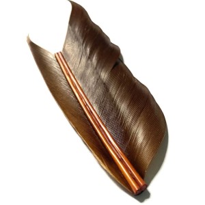 Plume substitut de condor fabriqué en France- couleur chocolat