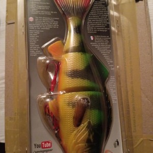SAVAGE GEAR - Leurre 4d line thru perch 23cm