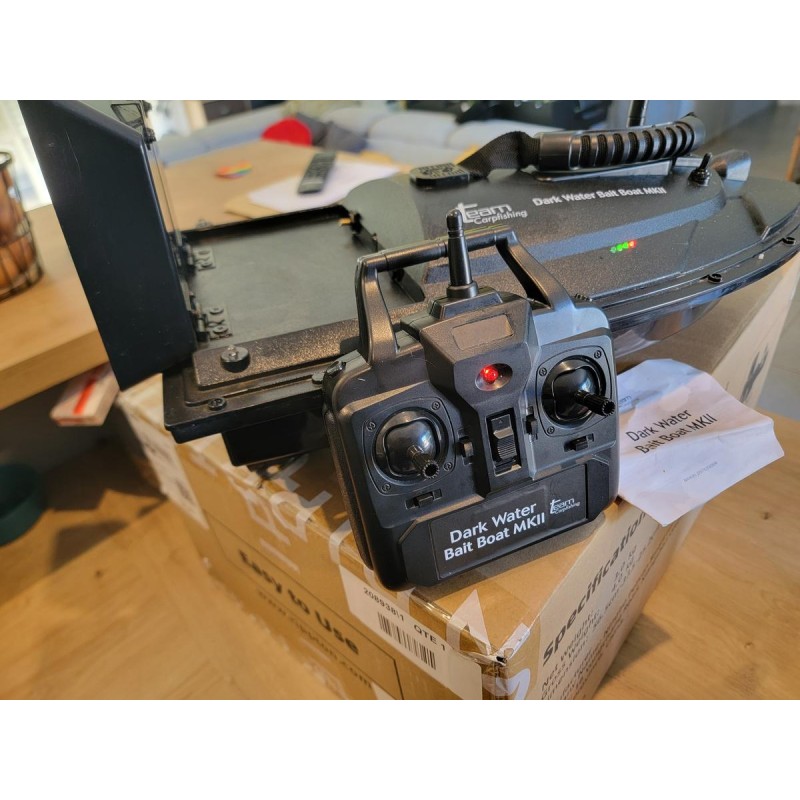 TEAM CARPFISHING - Bateau amorceur Dark Water Bait Boat MKII