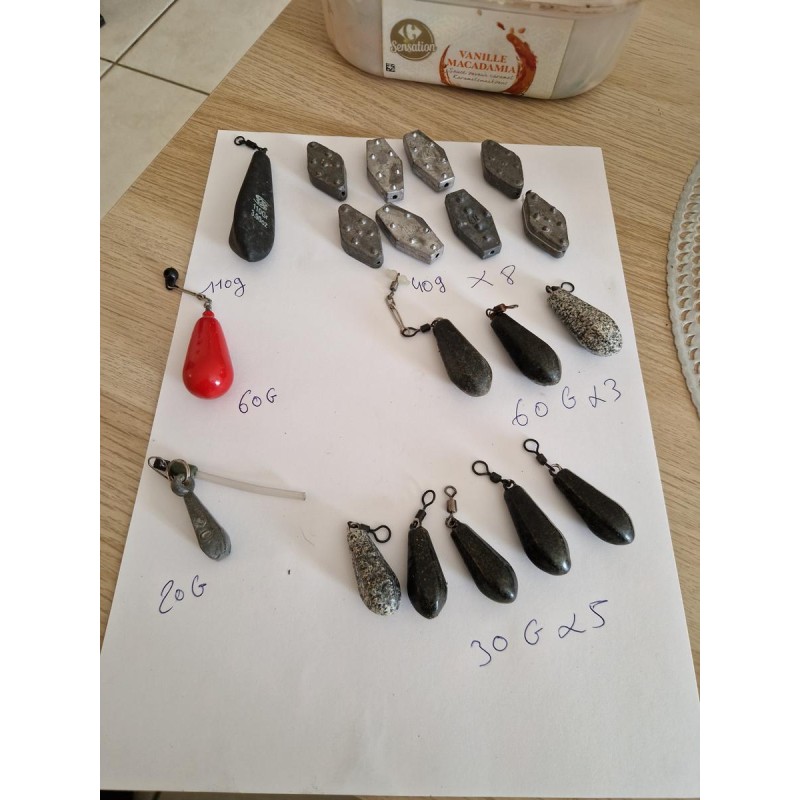LOT DIVERS - Materiel de pêche (plombs, leurres, cuillers, etc.)