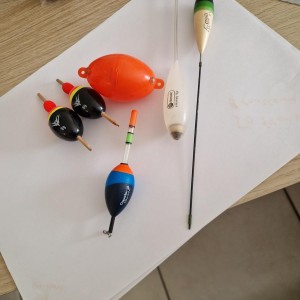 LOT DIVERS - Materiel de pêche (plombs, leurres, cuillers, etc.)