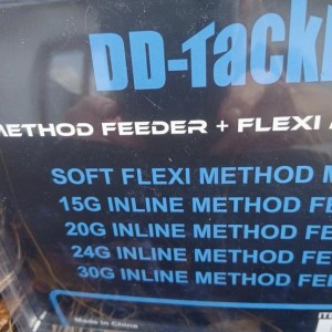 DD-TACKLE - Lot feeder + moule pour carpe (neuf sous blister)