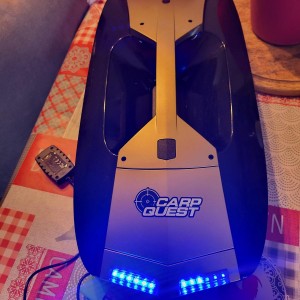 CARP QUEST - Bateau amorceur + 2x batteries
