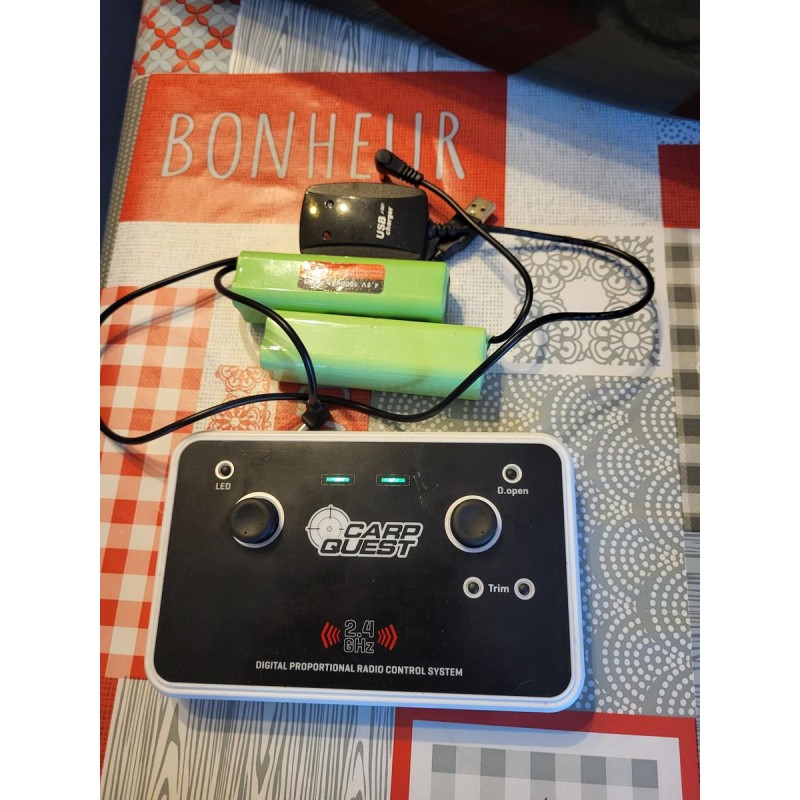 CARP QUEST - Bateau amorceur + 2x batteries