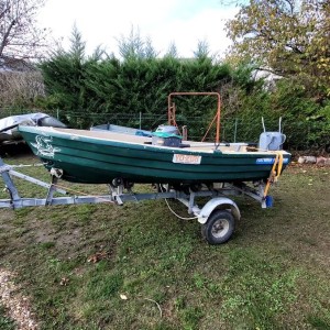 BARQUE - Barque de pêche + remorque +moteur 6 cv