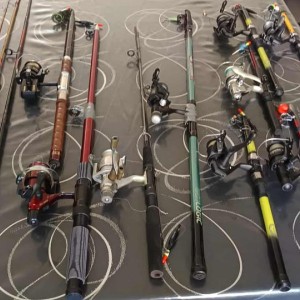 LOT - Divers Matériel de pêche (Ensembles cannes + moulinets, Petit matériel, Epuisettes, etc.)