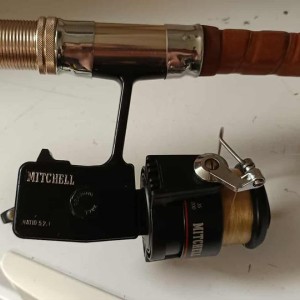 LOT - Divers Matériel de pêche (Ensembles cannes + moulinets, Petit matériel, Epuisettes, etc.)