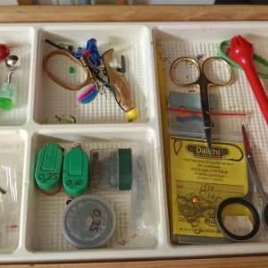 LOT - Divers Matériel de pêche (Ensembles cannes + moulinets, Petit matériel, Epuisettes, etc.)