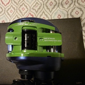 MEGABASS - Moulinet casting FX68L VIOLA