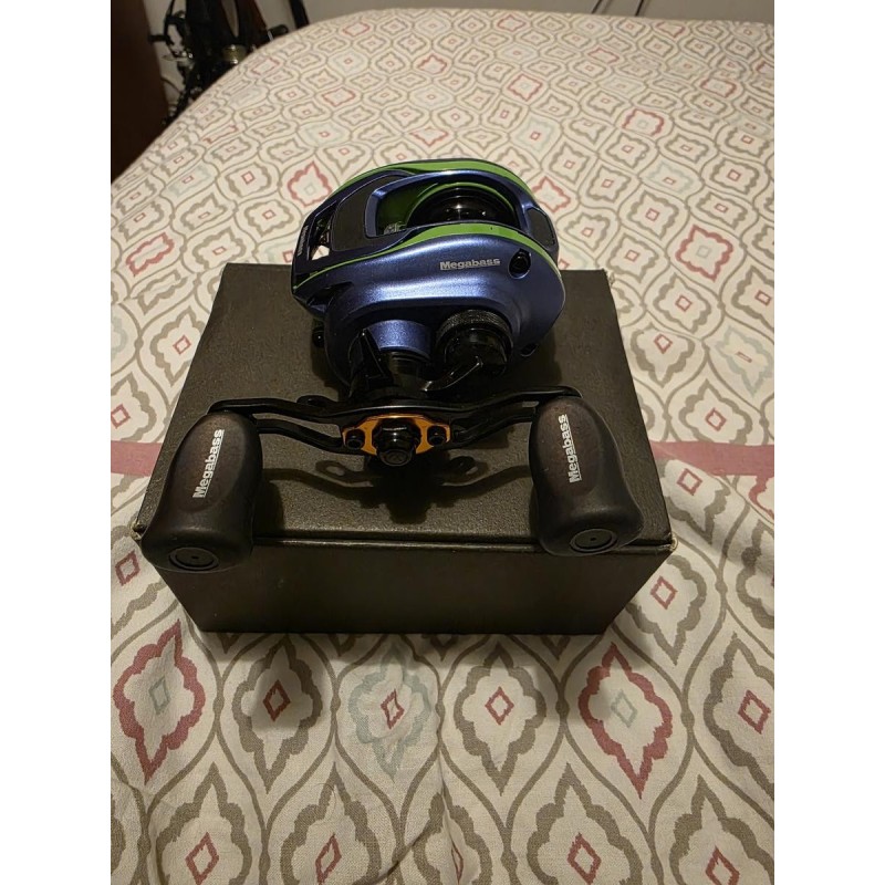 MEGABASS - Moulinet casting FX68L VIOLA