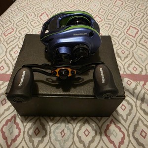 MEGABASS - Moulinet casting FX68L VIOLA