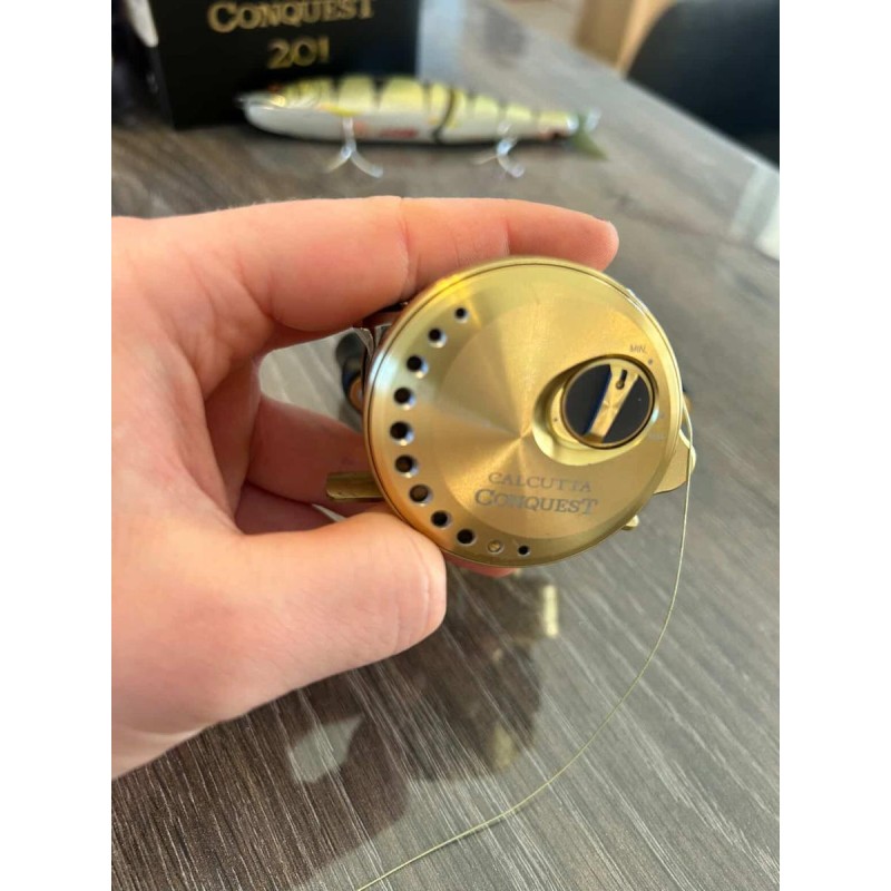 Shimano Calcutta Conquest 201
