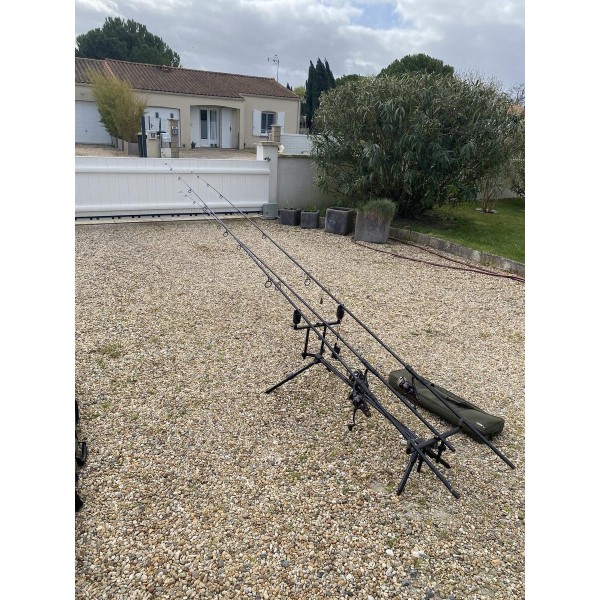 Ensemble 3 cannes carpes avec rod pod