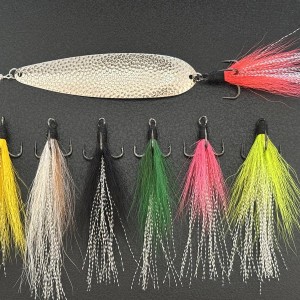 Ondulante XL Carnassier 27 grs hameçon triple 3/0 bucktail