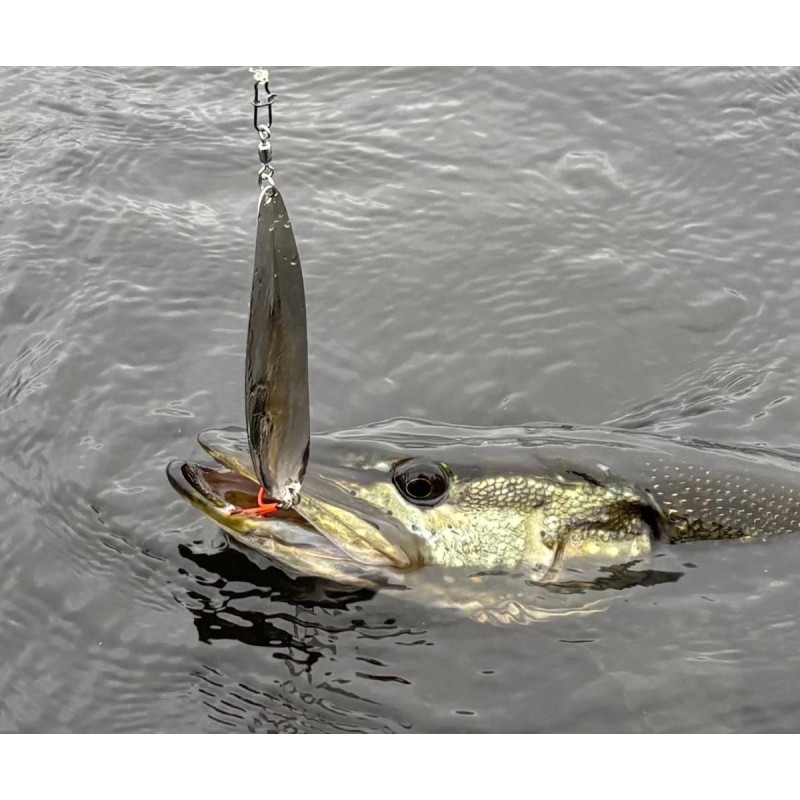 Ondulante XL Carnassier 27 grs hameçon triple 3/0 bucktail