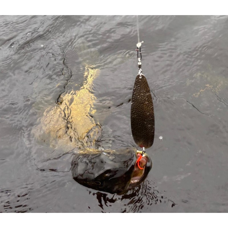 Ondulante XL Carnassier 27 grs hameçon triple 3/0 bucktail