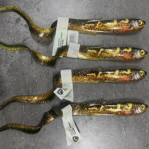 Lot Fox Rage Slick Eel x4 – 28 cm – Coloris noir pailleté – Brochet / carnassiers